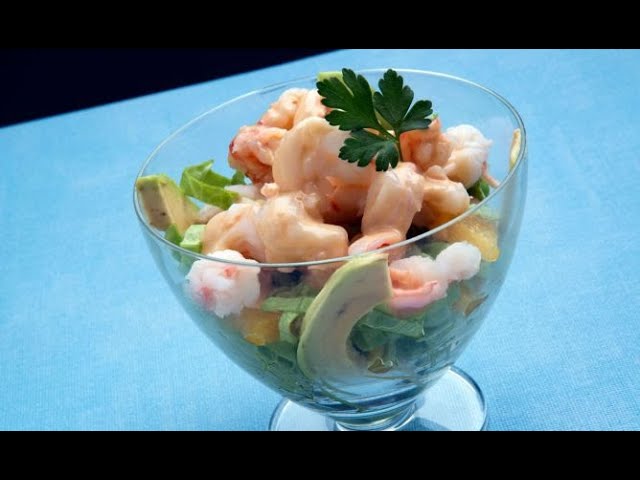 ensalada de langostinos con salsa rosa