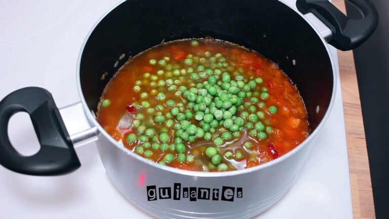 guiso de patatas con guisantes y zanahorias