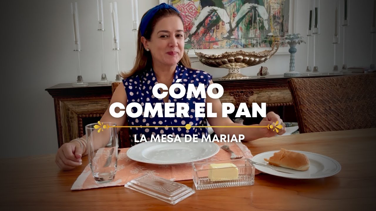 pan en la mesa derecha o izquierda