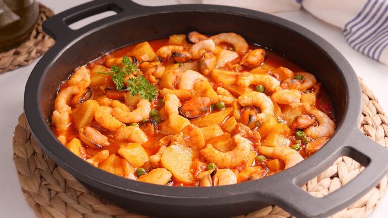 patatas a la marinera con calamares y gambas